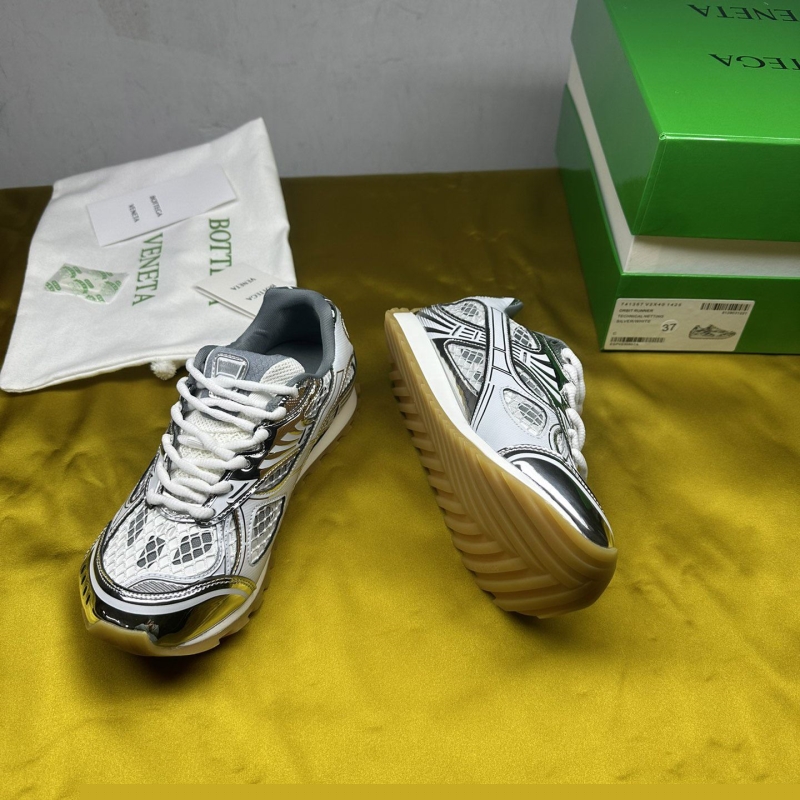 bo*te*ga Ve*ne*ta casual shoes